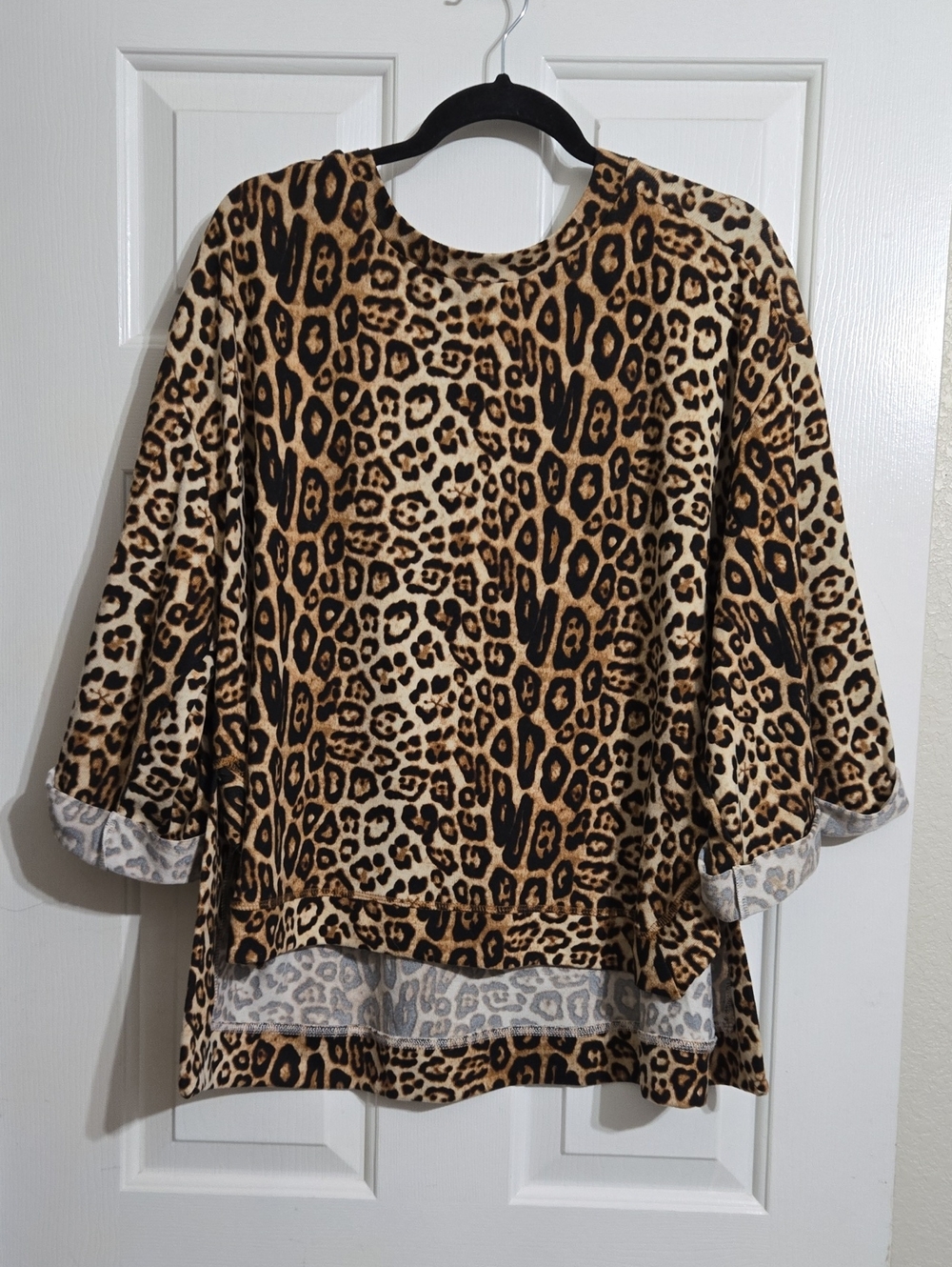 Umgee Leopard Print Pullover Sweatshirt - Tan & Black